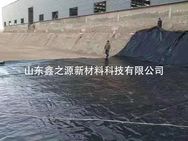 黑膜沼氣池使用過程中出現(xiàn)廢渣該如何處理？