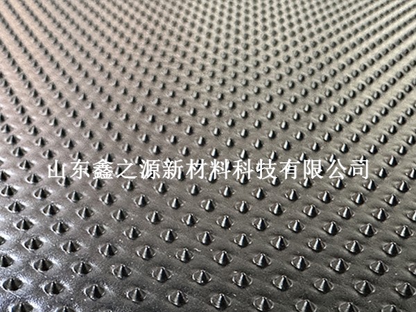 駐點(diǎn)土工膜厚度生產(chǎn)技巧：精準(zhǔn)控制，高效產(chǎn)出