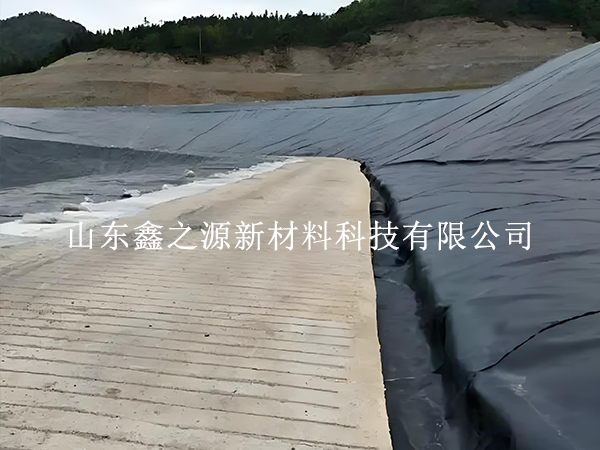 垃圾填埋場(chǎng)防滲膜鋪設(shè)：掌握這些運(yùn)營(yíng)技巧筑牢安全防線