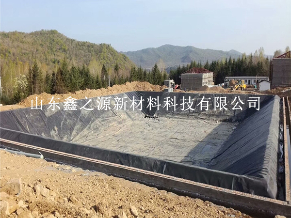 怎么的鋪設(shè)油田防滲膜可發(fā)揮其作用？