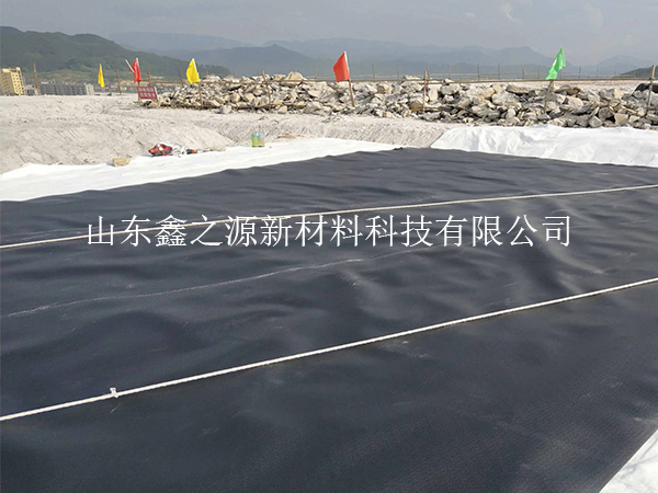 沼氣池黑膜施工的具體要求：精細(xì)施工，確保高效運(yùn)行