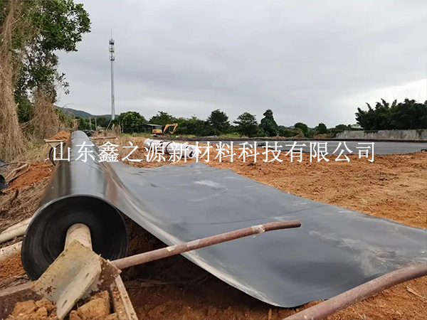 HDPE土工膜接縫處理技巧：標(biāo)準(zhǔn)化操作與質(zhì)量保障
