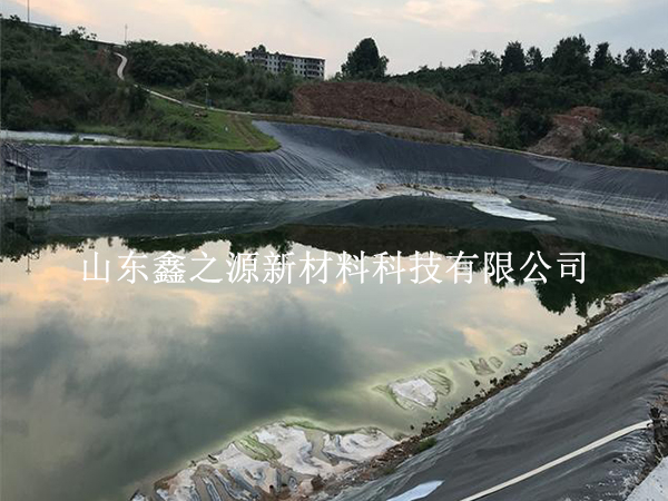養(yǎng)殖防滲膜鋪設(shè)要領(lǐng)：掌握這些，筑牢養(yǎng)殖防滲根基
